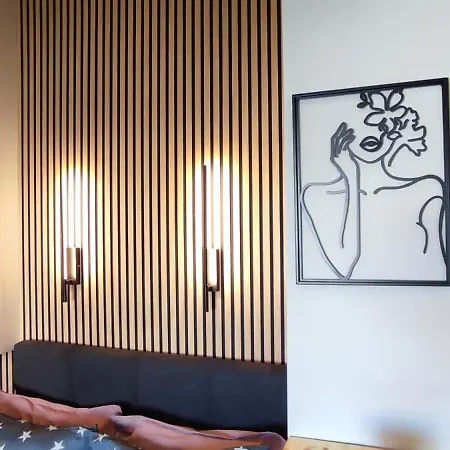 Urban Nest Downtown Apartment *